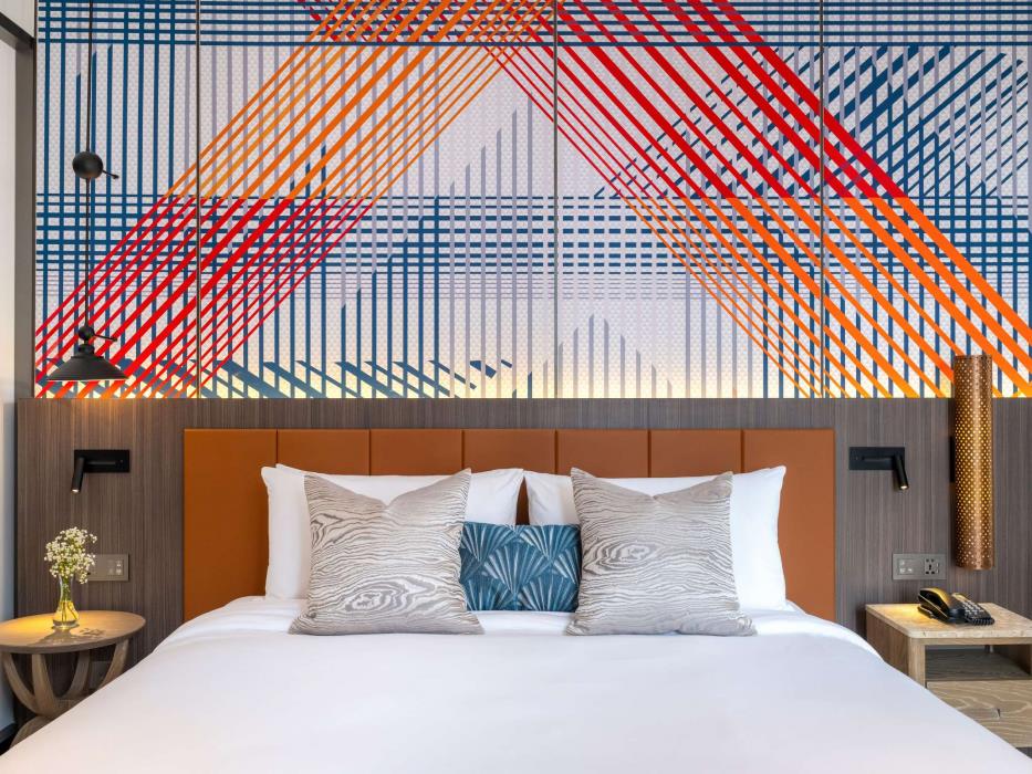 mercure bangkok surawong