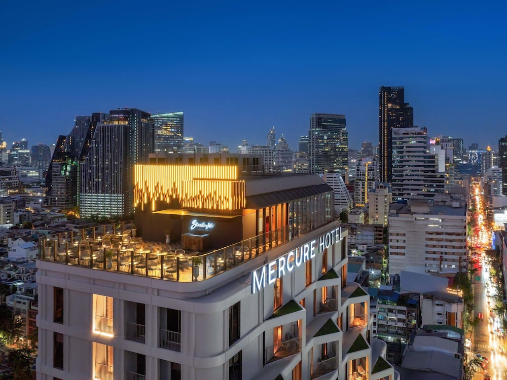 mercure bangkok surawong