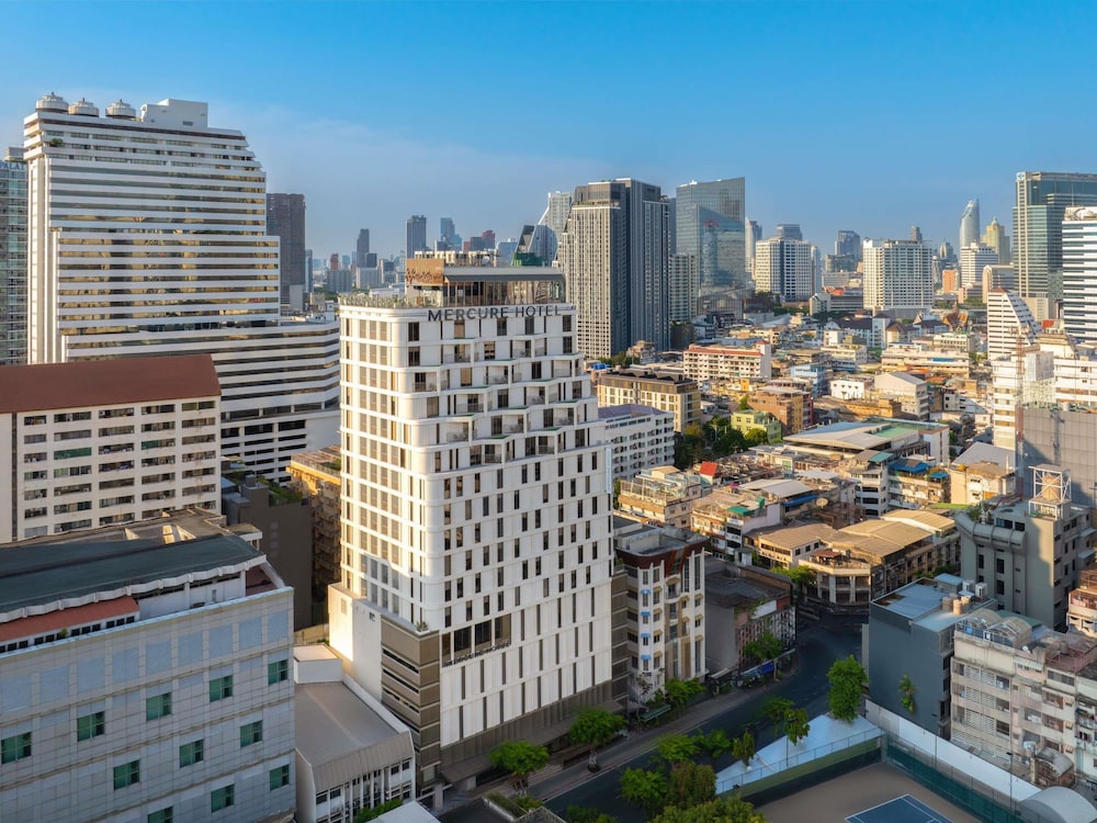 mercure bangkok surawong