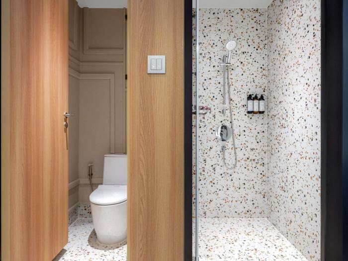 mercure bangkok surawong