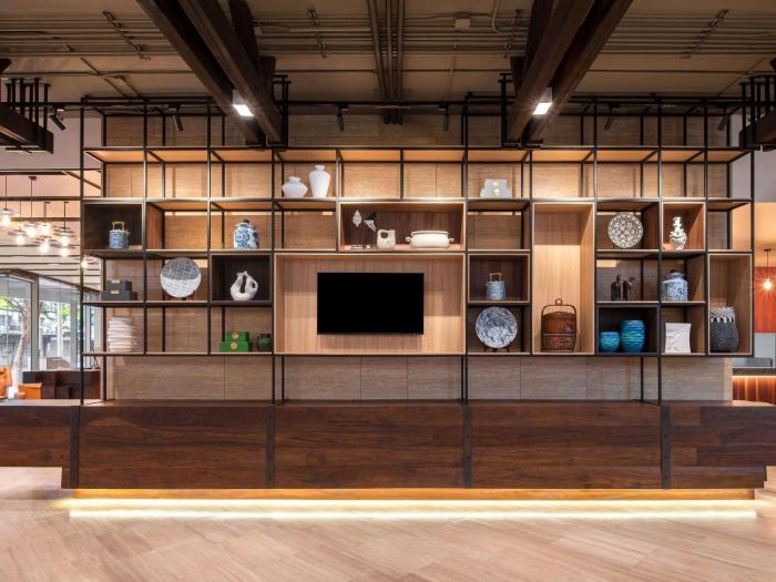 mercure bangkok surawong