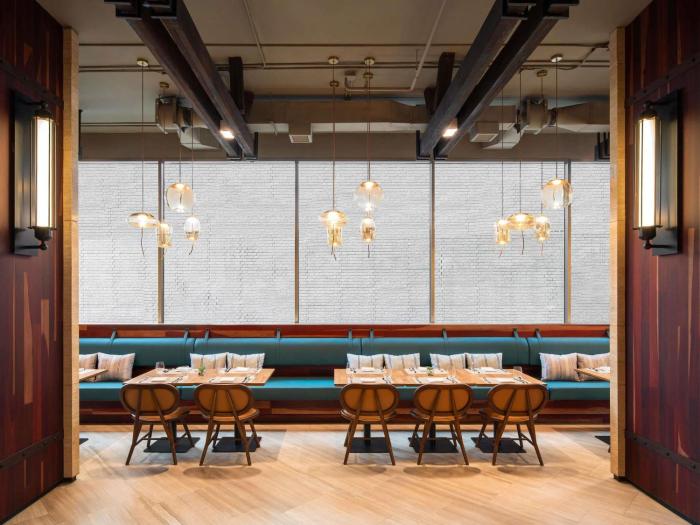 mercure bangkok surawong