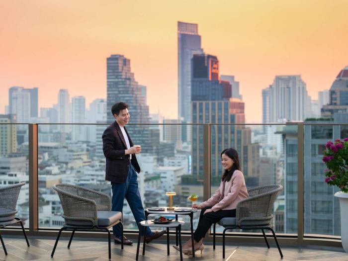 mercure bangkok surawong