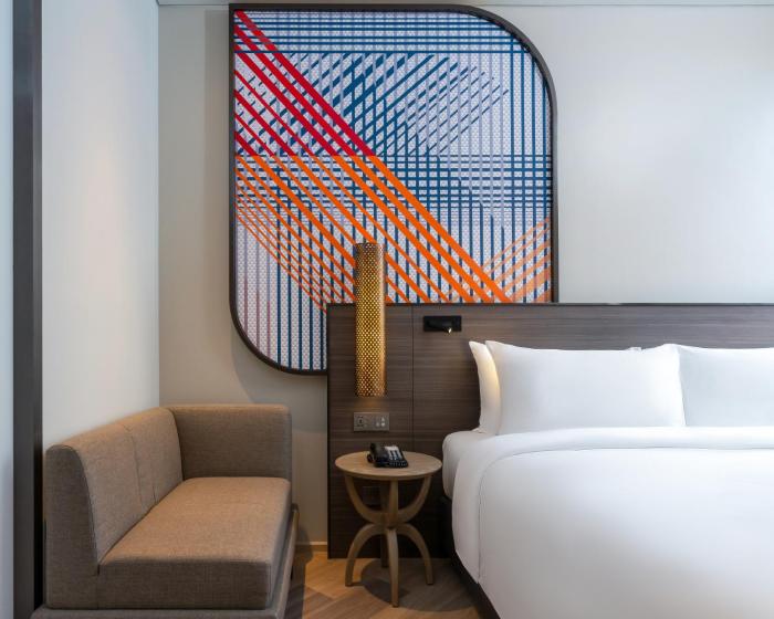 mercure bangkok surawong