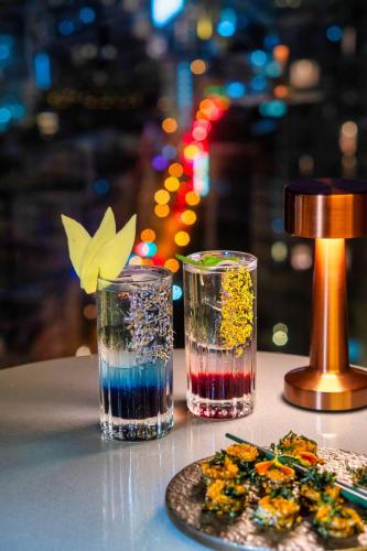 mercure bangkok surawong