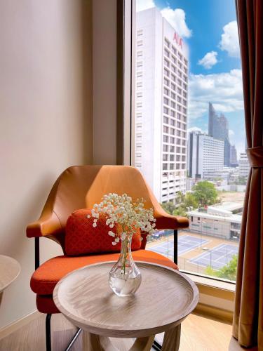 mercure bangkok surawong