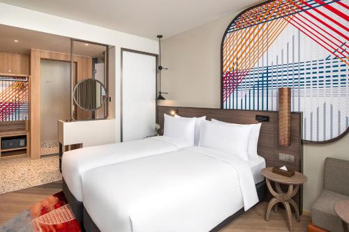 mercure bangkok surawong