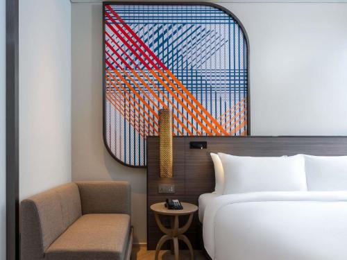 mercure bangkok surawong