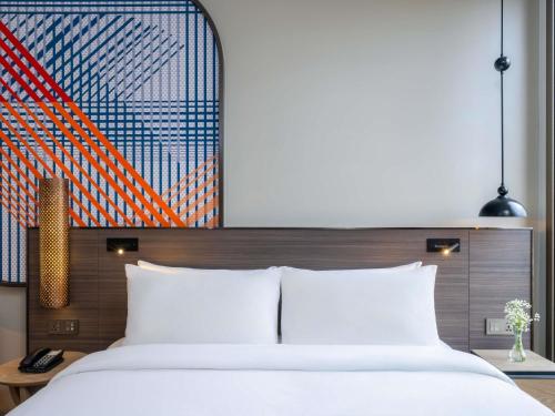 mercure bangkok surawong