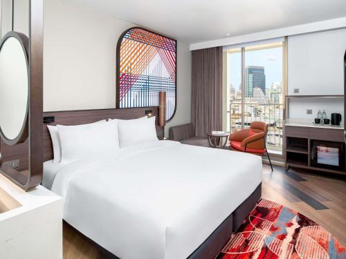 mercure bangkok surawong