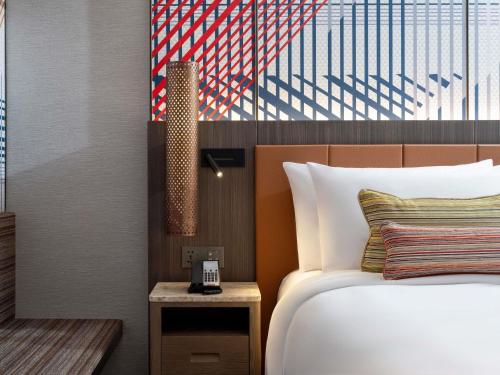 mercure bangkok surawong