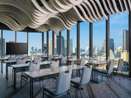 mercure bangkok surawong