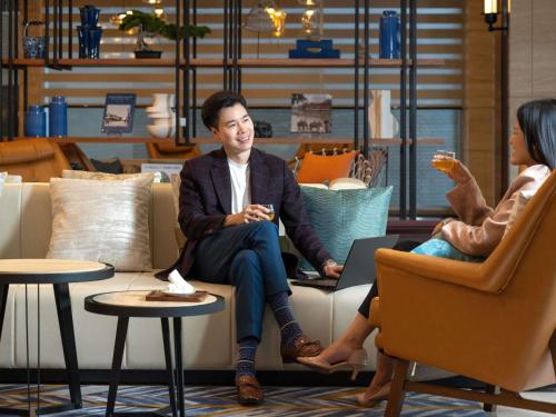 mercure bangkok surawong