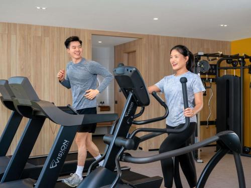 mercure bangkok surawong