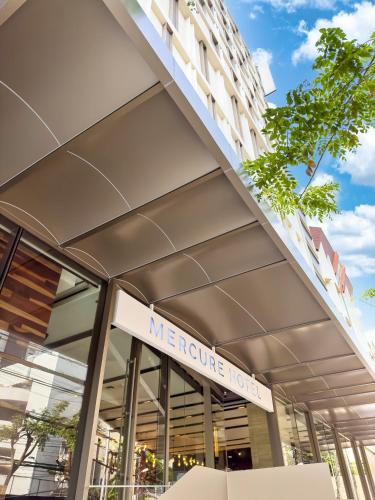 mercure bangkok surawong