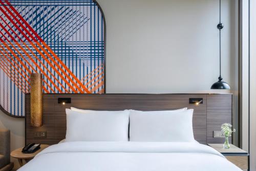 mercure bangkok surawong