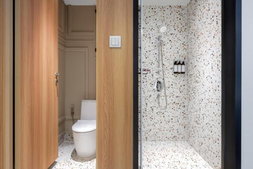 mercure bangkok surawong