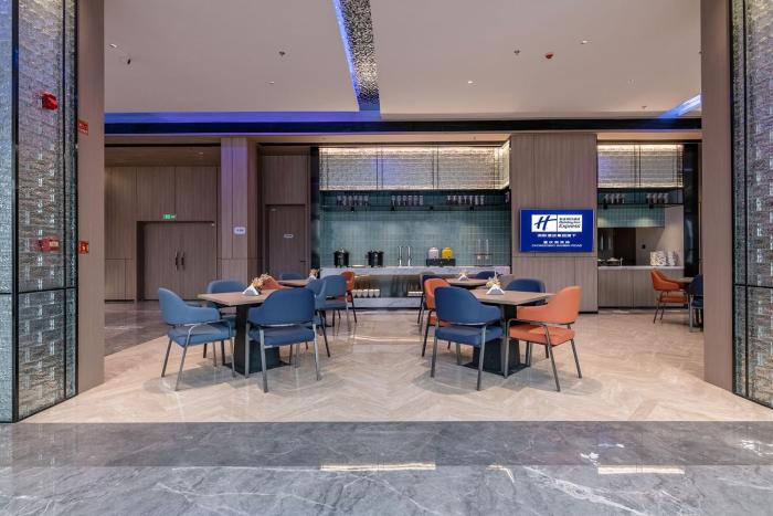 holiday inn express chongqing nanbin road an ihg hotel
