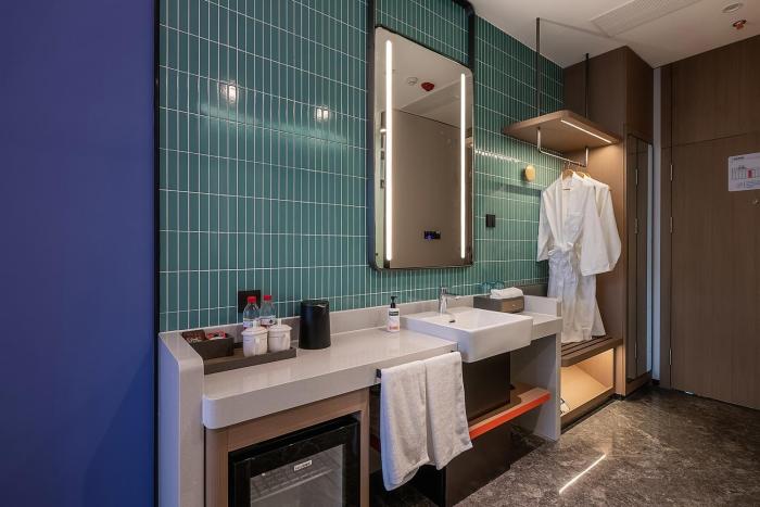 holiday inn express chongqing nanbin road an ihg hotel