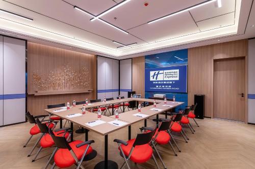 holiday inn express chongqing nanbin road an ihg hotel