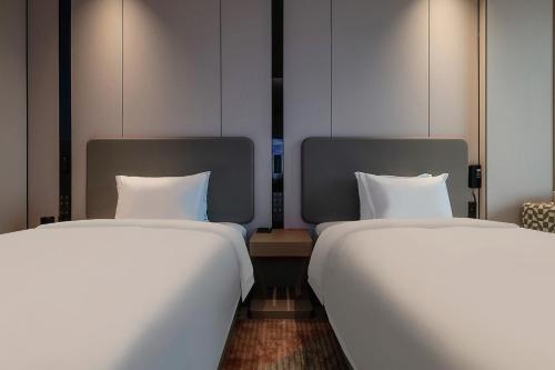 holiday inn express chongqing nanbin road an ihg hotel