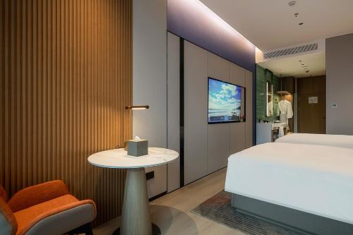 holiday inn express chongqing nanbin road an ihg hotel