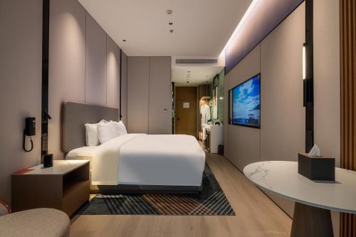 holiday inn express chongqing nanbin road an ihg hotel