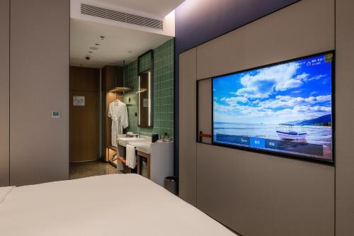 holiday inn express chongqing nanbin road an ihg hotel
