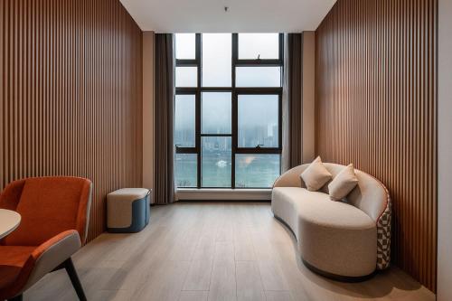 holiday inn express chongqing nanbin road an ihg hotel
