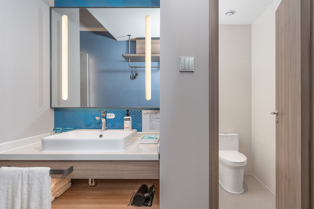 holiday inn express xiamen jimei new town an ihg hotel