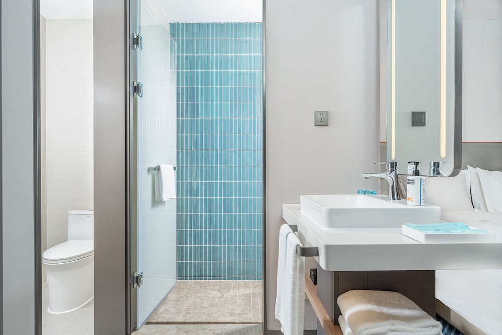holiday inn express xiamen jimei new town an ihg hotel