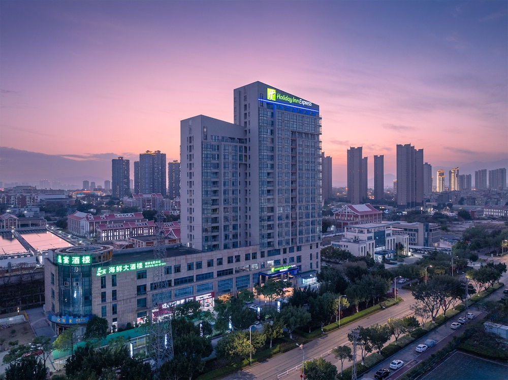holiday inn express xiamen jimei new town an ihg hotel