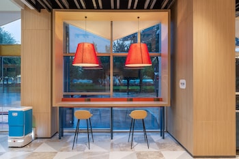Holiday Inn Express Xiamen Jimei New Town, An Ihg Hotel,China>>Xiamen,3 star