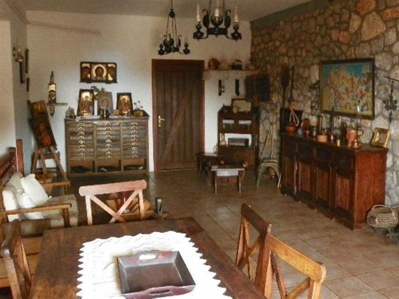 east mani
