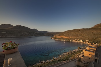 east mani