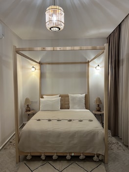 riad darchica