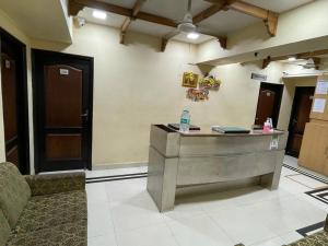 Nakshatree Hotels, Maruthi Residency -Mogappair,India>>Chennai,5 star