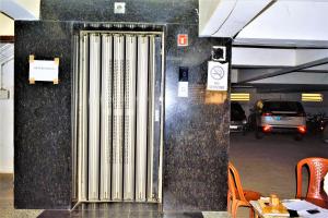 lake view 3bhk furnished flat near kasi vishwanath