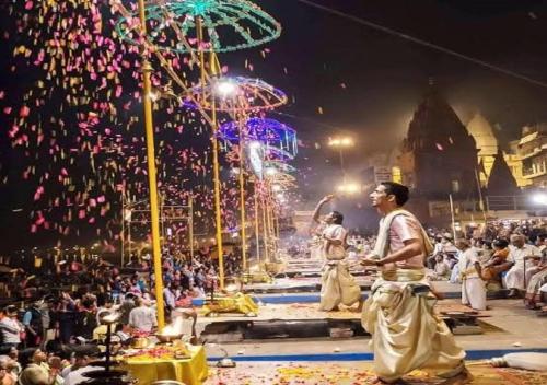 lake view 3bhk furnished flat near kasi vishwanath