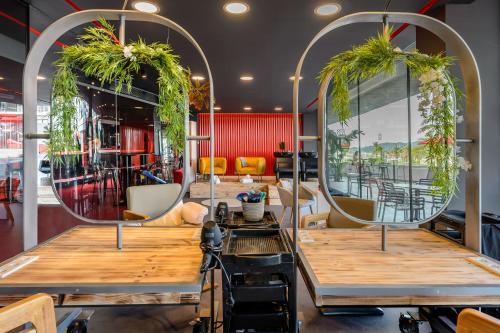 hotel vibra district adults only