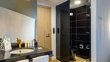 hotel vibra district adults only