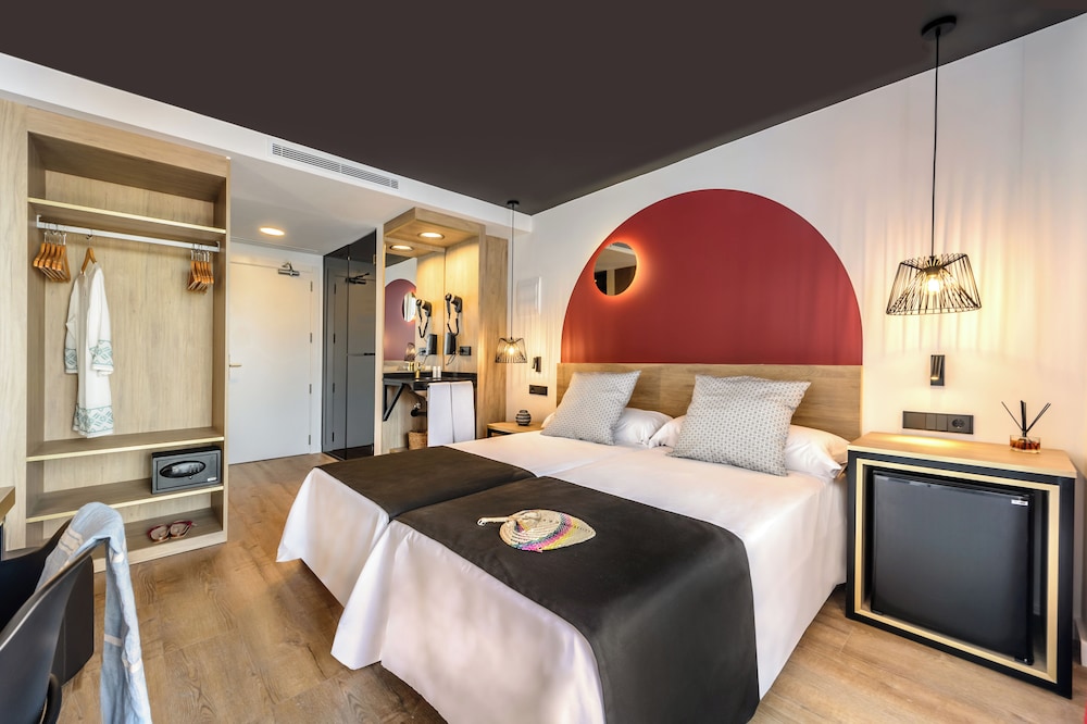 hotel vibra district adults only