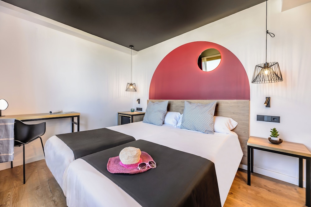 hotel vibra district adults only