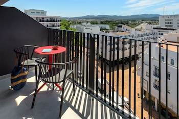 hotel vibra district adults only