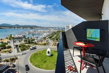 hotel vibra district adults only