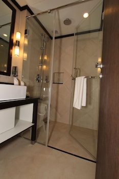 club mahindra mount serene