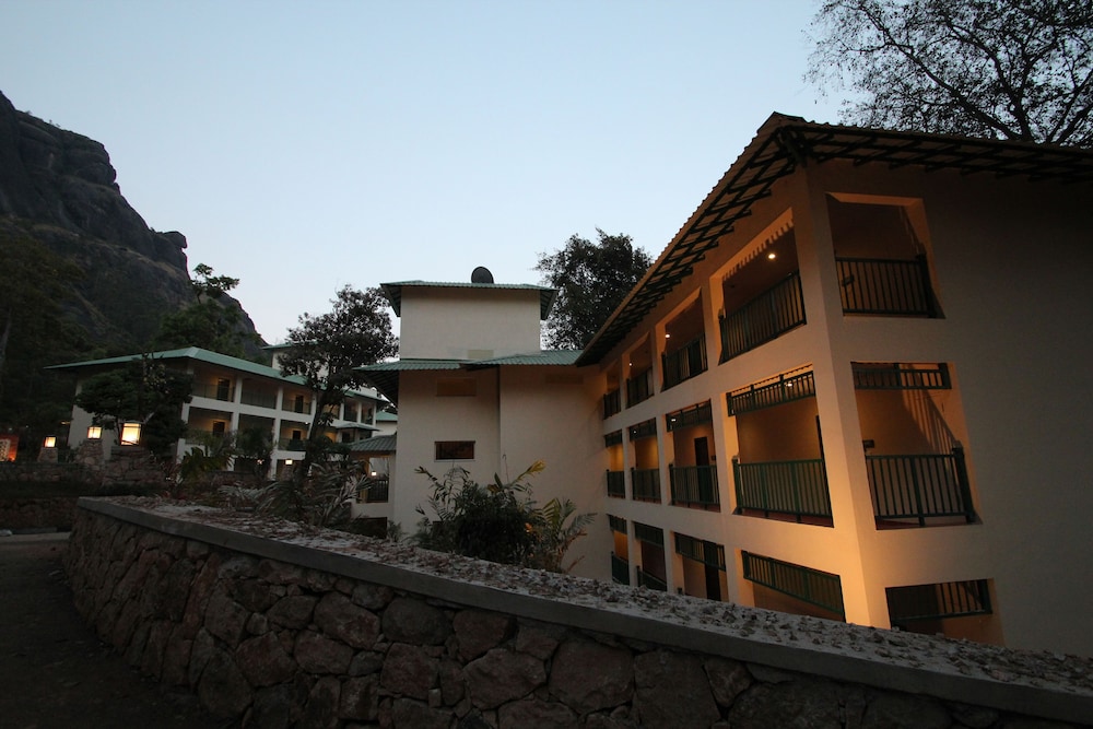 club mahindra mount serene