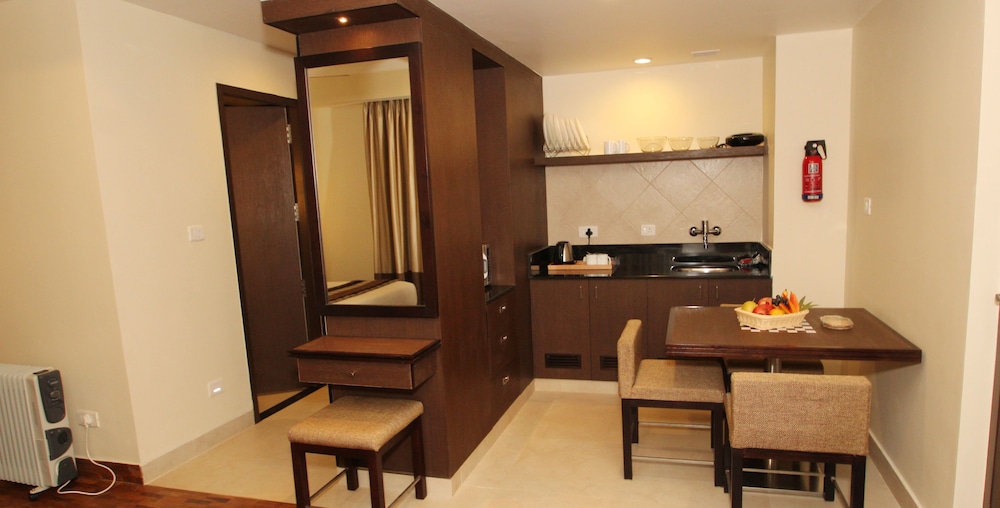 club mahindra mount serene