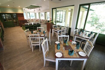 club mahindra mount serene