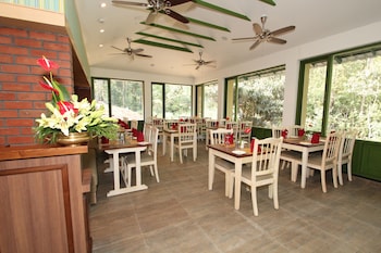 club mahindra mount serene